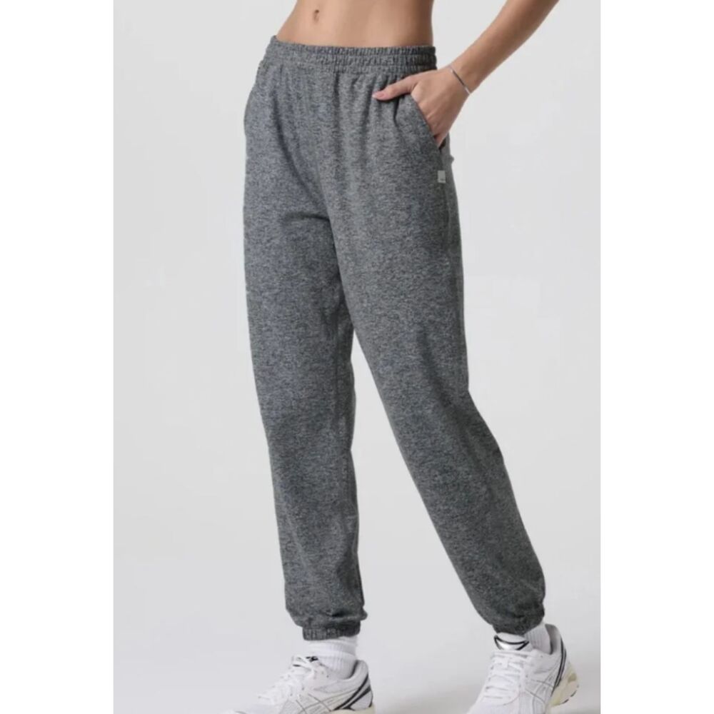 Vuori Women's Boyfriend Jogger, Heathered Gray, Size M, VW457